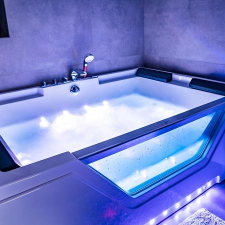 Domek Hot Tub Jacuzzi Chillout Kolobrzeg Exterior photo